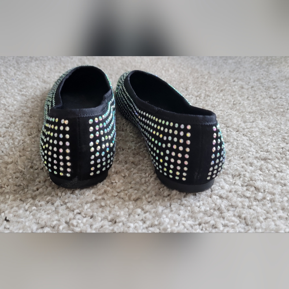 No Boundaries Black and Silver Flats with Slip-On Design - Picture 5 of 6